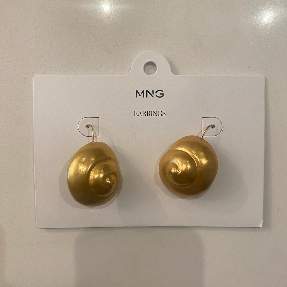 NWT Mango Shell Earrings